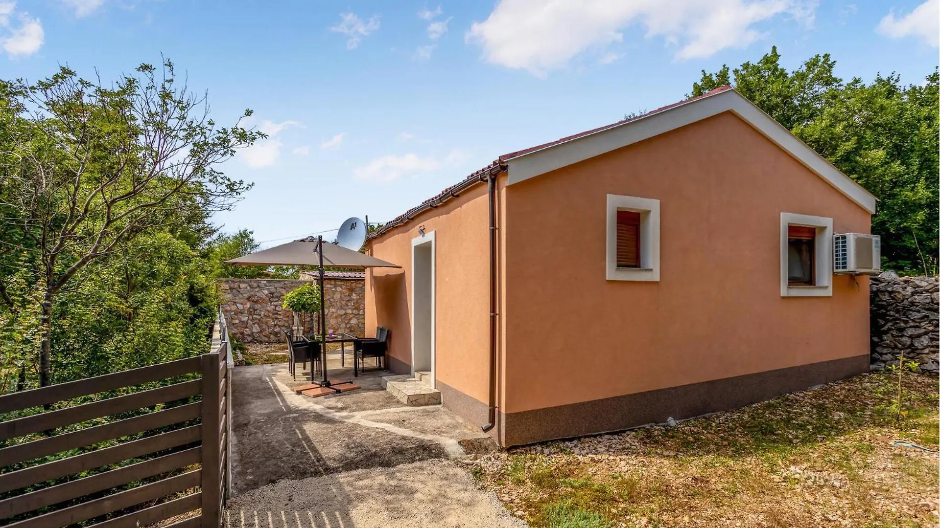 Awesome Home In Jadranovo With Wifi Holiday home